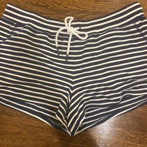 Vineyard vines shorts size medium. Never been worn. New with tags!